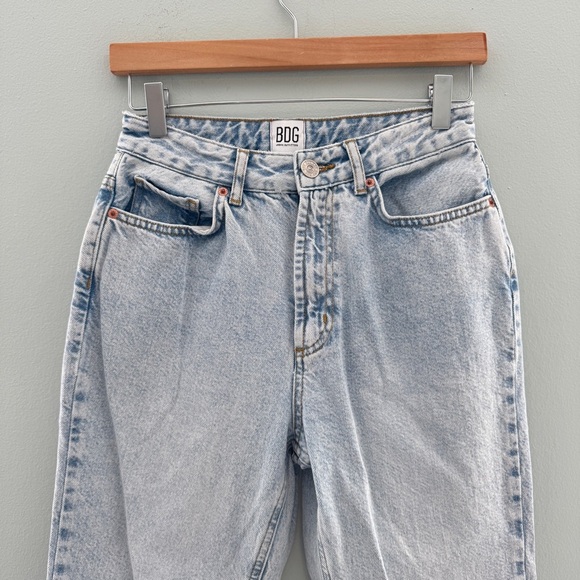 Urban Outfitters BDG Light Wash High-Rise Mom Jeans - Picture 2 of 10